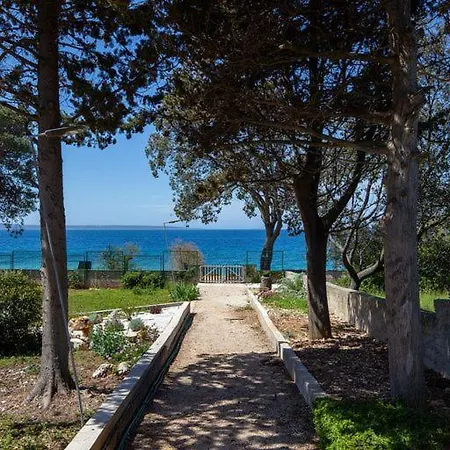 Dom wakacyjny Beach House Wild Paradise Silba